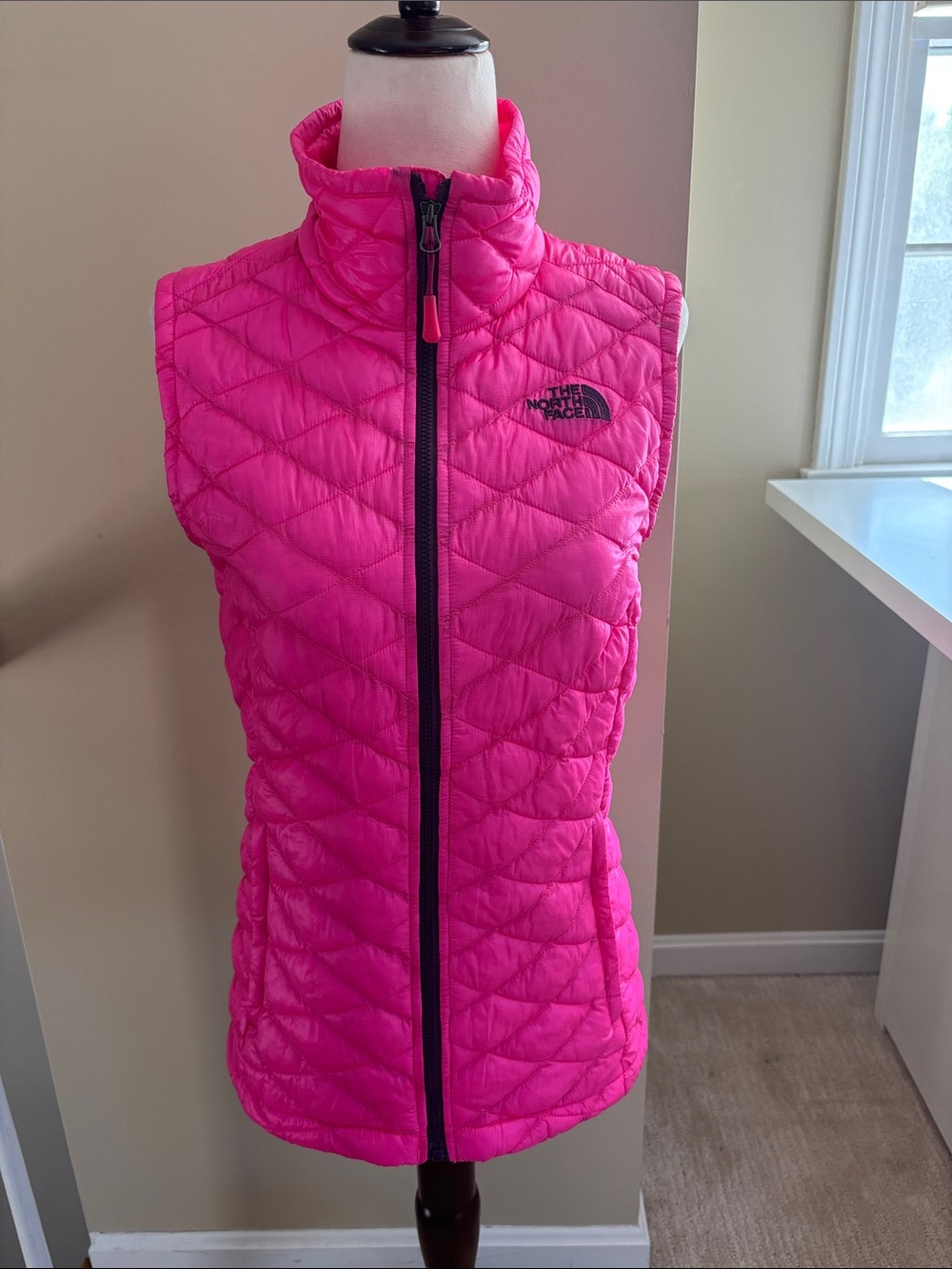 The North Face Women's Hot Pink Lightweight Quilted Puffer Vest Women’s XS